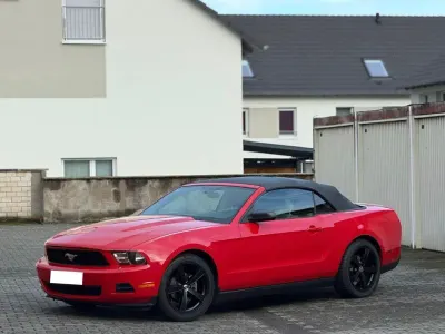 Gebraucht Ford Mustang 211 PS (155 kW) 2010 Rot Cabrio