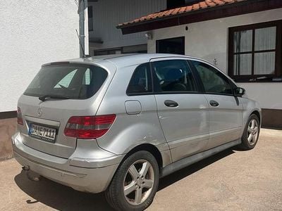 Mercedes B180