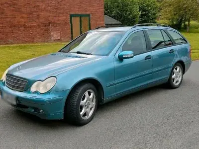 Gebraucht Mercedes C180 143 PS (105 kW) 2003 Blau Kombi