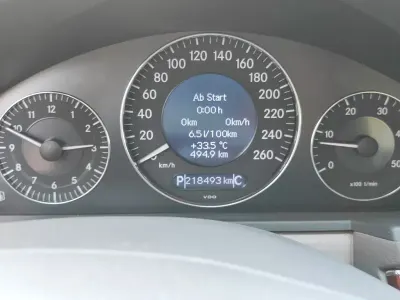 Gebraucht Mercedes E200 Elegance 122 PS (89 kW) 2005 Rot Limousine