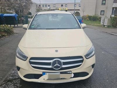 Usata Mercedes B180 116 CV (85 kW) 2019 Nero Monovolume