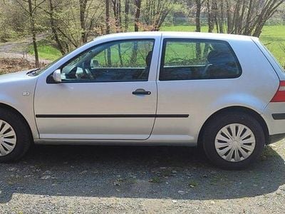 Second-hand VW Golf IV 75 CP (55 kW) 2002 Argintiu Berlinǎ