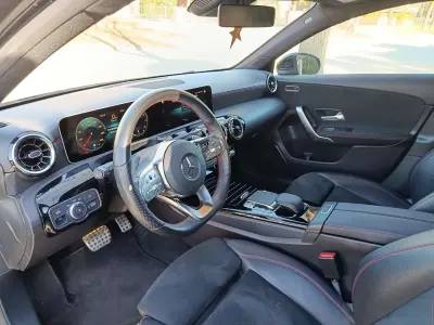 Gebraucht Mercedes A200 AMG line 163 PS (119 kW) 2018 Schwarz Kleinwagen