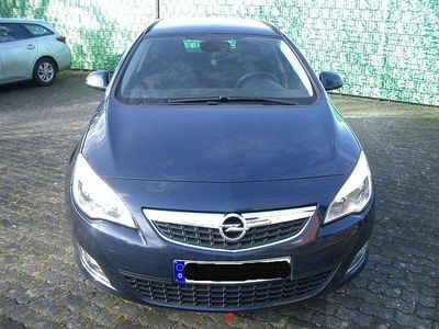 Gebraucht Opel Astra Edition 140 PS (102 kW) 2011 Blau Kombi