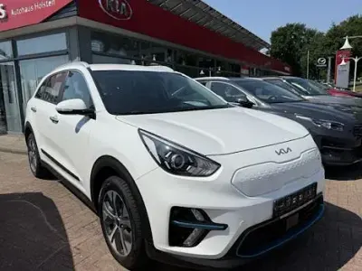 Używany Kia Niro Vision 100 kW (136 KM) 2021 Biały SUV