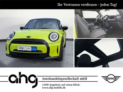 Używany Mini Cooper Classic 136 KM (100 kW) 2023 Żółty Hatchback