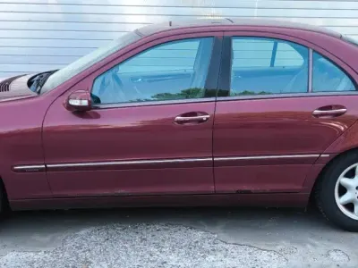 Gebraucht Mercedes C220 Elegance 143 PS (105 kW) 2001 Rot Limousine