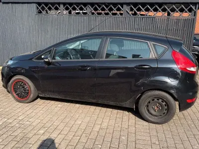 Usata Ford Fiesta 95 CV (69 kW) 2012 Nero Utilitaria