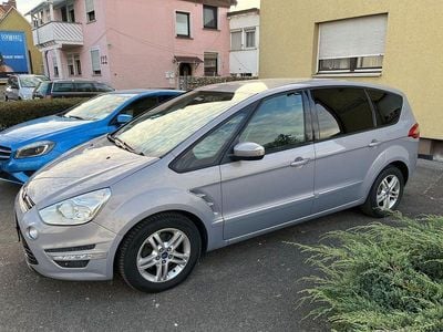 Gebraucht Ford S-MAX Champions Edition 140 PS (102 kW) 2012 Silber Van / Kleinbus