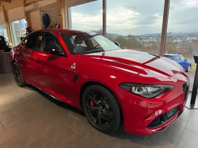 Neu Alfa Romeo Giulia Quadrifoglio 519 PS (381 kW) 2025 Rot Limousine