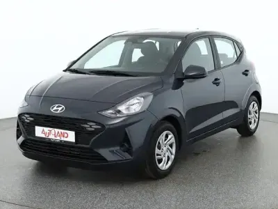 Neu Hyundai i10 63 PS (46 kW) 2025 Grau Kleinwagen