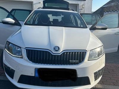 Gebraucht Skoda Octavia vRS 184 PS (135 kW) 2014 Weiß Kleinwagen