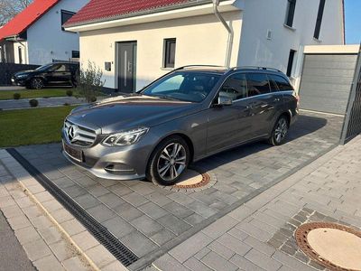 Gebraucht Mercedes E220 170 PS (125 kW) 2015 Grau Kombi