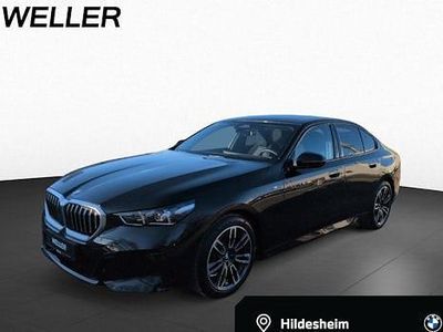 Gebraucht BMW 520 M Sport 197 PS (144 kW) 2025 Black sapphire (schwarz) Limousine