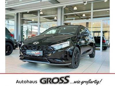 Neu Hyundai i20 Blackline 90 PS (66 kW) 2026 Met (schwarz Kleinwagen