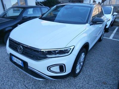 Gebraucht VW T-Roc Life 116 PS (85 kW) 2024 Weiß SUV