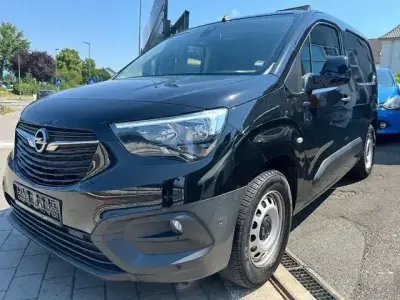 Gebraucht Opel Combo Edition 131 PS (96 kW) 2020 Schwarz Van / Kleinbus