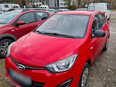 Gebraucht Hyundai i20 Edition 85 PS (62 kW) 2013 Rot Kleinwagen