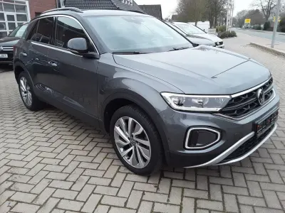 Gebraucht VW T-Roc Goal 150 PS (110 kW) 2025 Grau SUV