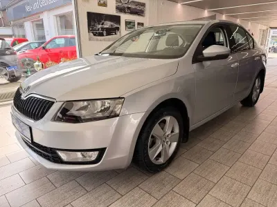 Gebraucht Skoda Octavia Ambition 105 PS (77 kW) 2014 Brilliant  silber Kombi