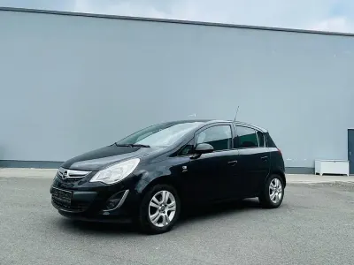 Używany Opel Corsa Active 101 KM (74 kW) 2013 Czarny Hatchback