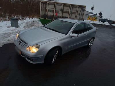 Gebraucht Mercedes C160 122 PS (89 kW) 2007 Silber Coupé
