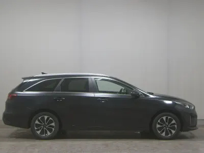 Gebraucht Kia Ceed Sportswagon Vision 141 PS (103 kW) 2021 1k black pearl m Kombi