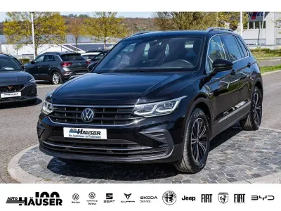 Gebraucht VW Tiguan Move 150 PS (110 kW) 2023 Schwarz SUV