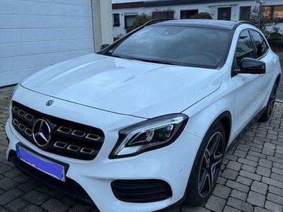 Weiß Gebraucht 2019 Mercedes GLA220 AMG line SUV | 27.900 € (Etwas zu teuer)