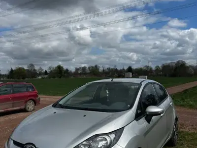 Gebraucht Ford Fiesta Trend 82 PS (60 kW) 2011 Grau Limousine