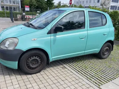 Gebraucht Toyota Yaris Luna 68 PS (50 kW) 2000 Grün Limousine