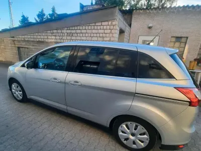 Gebraucht Ford Grand C-Max 125 PS (91 kW) 2011 Silber Van / Kleinbus