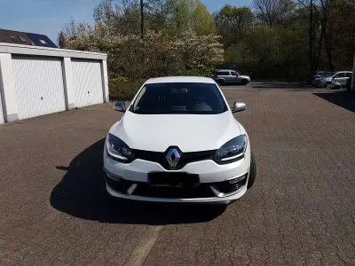 Gebraucht Renault Mégane III GT 160 PS (117 kW) 2015 Weiß Limousine