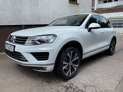 Gebraucht VW Touareg 262 PS (192 kW) 2016 Weiß SUV