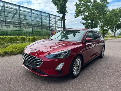 Gebraucht Ford Focus Titanium 150 PS (110 kW) 2019 Rot Limousine