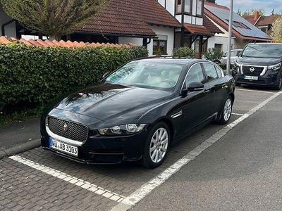 Gebraucht Jaguar XE Pure 179 PS (131 kW) 2017 Schwarz Limousine