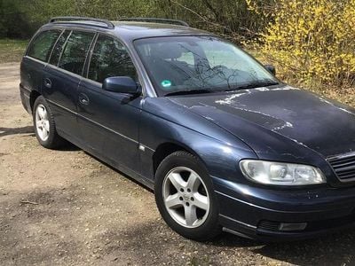 Begagnad Opel Omega 136 HK (100 kW) 2002 Blå Kombi