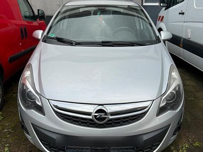 Silber Gebraucht 2012 Opel Corsa Kleinwagen | 3.700 €