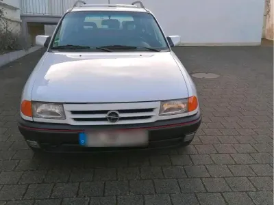 Second-hand Opel Astra 70 CP (51 kW) 1994 Alb Break