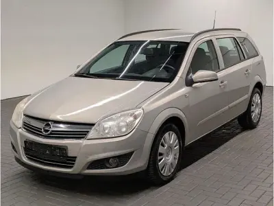 Gebraucht Opel Astra 120 PS (88 kW) 2007 Pannacotta m2 (metallic) Kombi
