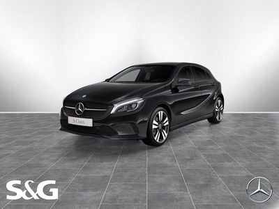 Gebraucht Mercedes A180 Night 109 PS (80 kW) 2018 Metalliclack kosmosschwarz Limousine