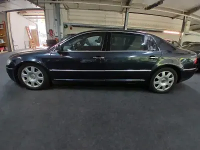 Gebraucht VW Phaeton 334 PS (245 kW) 2004 Grau Limousine