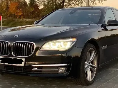 Gebraucht BMW 750L Sport Line 449 PS (330 kW) 2015 Schwarz Limousine