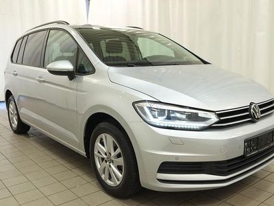 Silber Gebraucht 2024 VW Touran Comfortline Van / Kleinbus | 30.999 € (Fairer Preis)