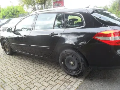 Gebraucht Renault Laguna III Initiale 150 PS (110 kW) 2009 Schwarz Limousine