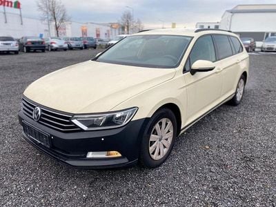 Gebraucht VW Passat Trendline 150 PS (110 kW) 2019 Gelb Kombi