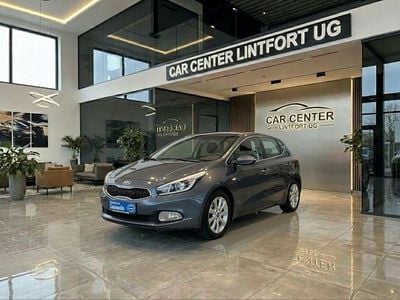 Gebraucht Kia Ceed 135 PS (99 kW) 2015 Blau Kleinwagen