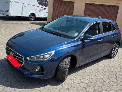Gebraucht Hyundai i30 Premium 136 PS (100 kW) 2017 Blau Limousine