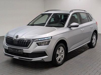 Brilliantsilber metallic Gebraucht 2024 Skoda Kamiq Ambition SUV | 21.480 € (Guter Preis)