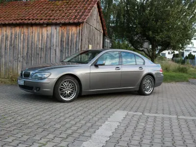 Gebraucht BMW 740 306 PS (225 kW) 2005 Silber Limousine